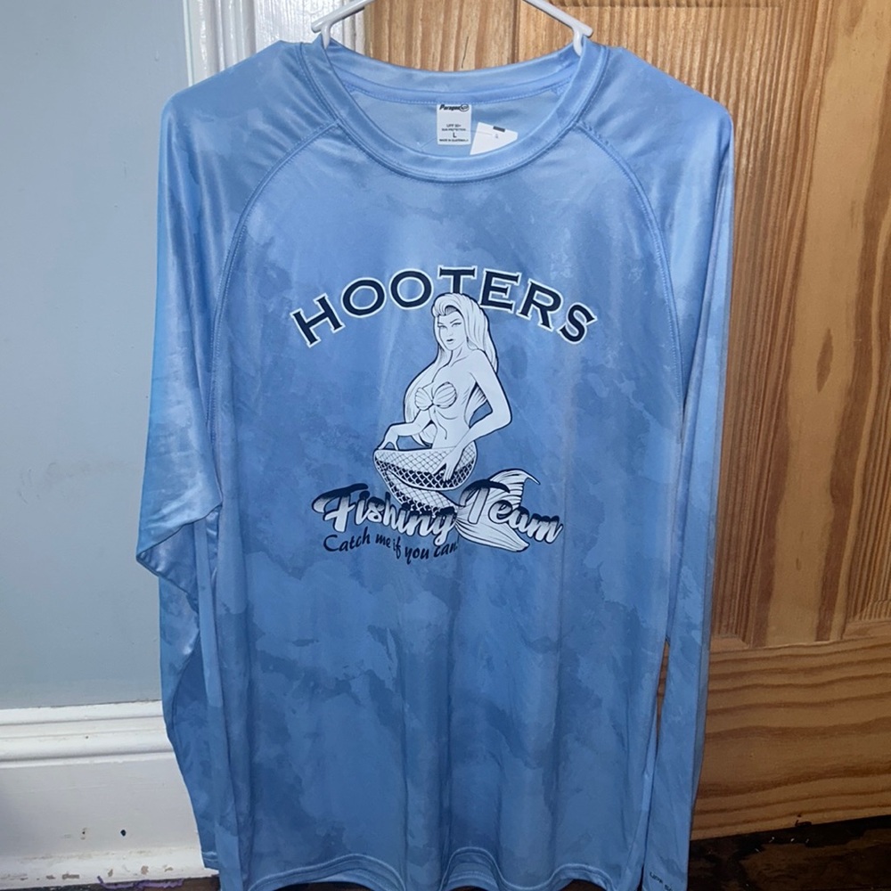 Hooters shirt